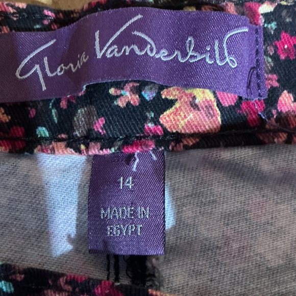 Gloria Vanderbilt Amanda NWT Womens Floral Fairy Garden Shorts Sz 14 - Picture 4 of 7